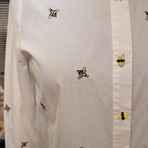 White blouse,  bees 🐝 embroidery